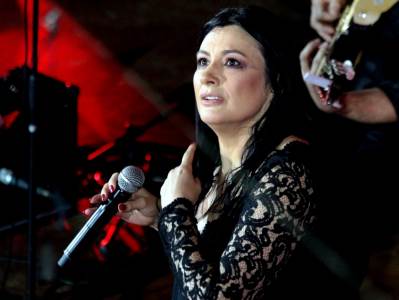  ODUZELI SU MI DETINJSTVO, U NEVERICI SAM: Kaliopi tužna zbog Balaševićeve smrti, dirljivim rečima se 