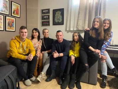  SREĆKO SAVOVIĆ OTVORIO ŠKOLU PJEVANJA U PODGORICI: ŽELIM KOD DJECE DA VRATIM KULTURU STARIJIH PJEVAČA 