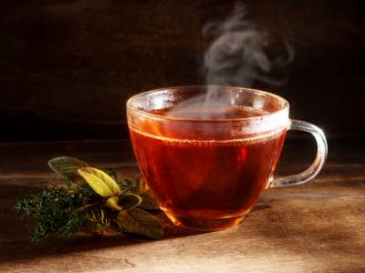  MOĆNI ČAJ OD BILJKE KOJE IMA SVUDA: Čisti krv i pluća, detoksikuje organizam, a pomaže čak i kod opa 