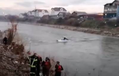  UTVRĐENO - ZORAN BIO PIJAN KAD JE SLETEO U NIŠAVU: Dozivao s haube automobila usred reke, jedva ga s 