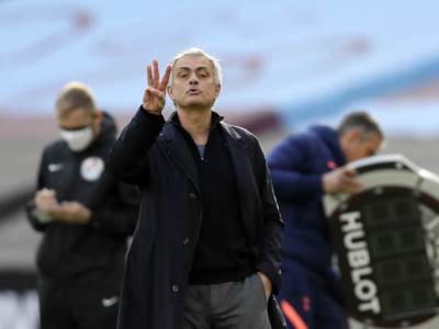  NEMA BOLJEG TRENERA NA SVETU OD MENE: Totenhem tone, ali Murinjo ne sumnja u sebe ni promil! 