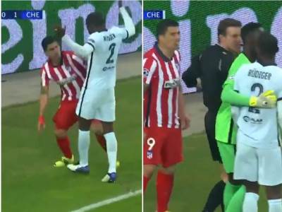  SUAREZ GURNUO RUKU MEĐU NOGE PROTIVNIKU, PA GA UŠTINUO! Svi su propustili novi momenat ludila, nije dobio karton! VIDEO 