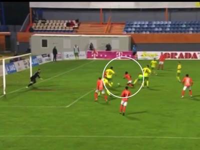  KAKAV CAR! TRČAO NA KOLENIMA I ŠUTIRAO NA GOL: Neviđeni potez u Hrvatskoj, kako je to uspeo?! (VIDEO) 