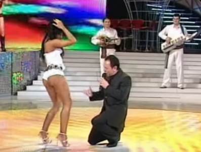  Pomirili se Mile Kitić i Sandra Afrika: Isplivao snimak na kome su zagrljeni, društvene mreže gore 