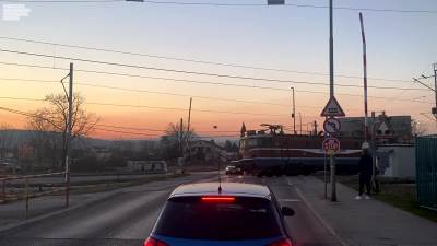  rampa u zagoriču podignuta voz prolazi 