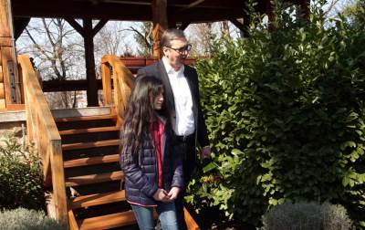  aleksandar vučić ugostio daru iz filma 