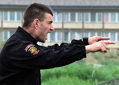  LEGIJA S LEPTIR MAŠNOM I CVETOM NA REVERU 