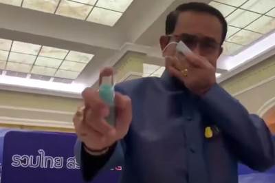  PREMIJER PRSKAO NOVINARE NA KONFERENCIJI ZA MEDIJE: Pogledajte kako je reagovao nakon što su ga "iznervirala" pitanja! 