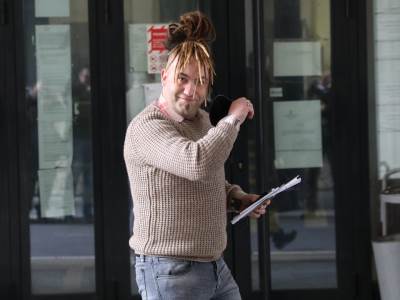  Rasta napustio sud godinu dana nosiće nanogicu 