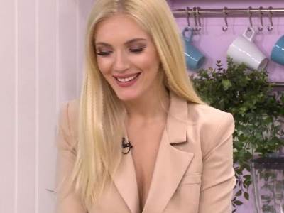  nikolina kovac ogroman dekolte dok kuva 