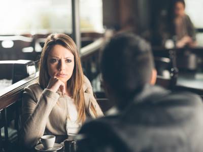 Požalila se na dečka s kojim je izašla, on joj BRUTALNO spustio sastanak znas da je svorc   