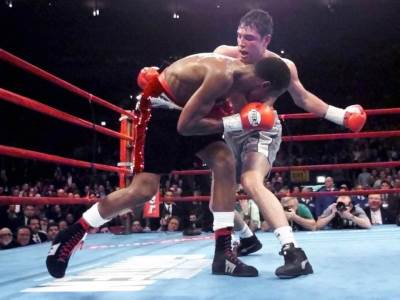  LEGENDA SE POSLE 13 GODINA VRAĆA U RING Bio je svjetski šampion 