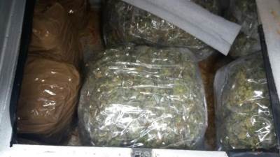  Vozac kamiona tvrdi da ne zna odakle droga u kamionu 