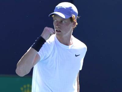  janik siner teniser video 