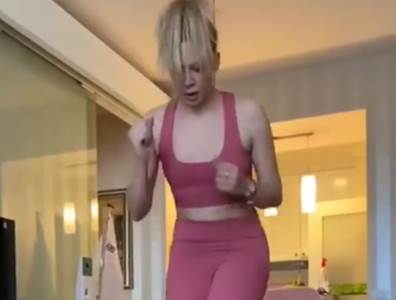  REŠILA DO LETA DA BUDE BOMBA! Milica Todorović se bacila na trening - u helankama i topiću već sada izgleda TOP! (FOTO) 