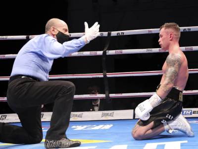  Džamel "Semper Faj" Hering nokautirao je Karla "Šakala" Fremptona 