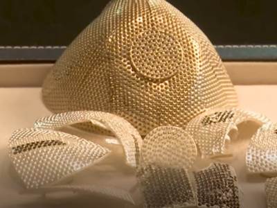  NAJSKUPLJA ZAŠTITNA MASKA NA SVIJETU KOŠTA 1,5 MILIONA DOLARA: Čovjek koji ju je kupio imao samo 3 uslova! 