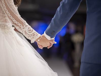  MLADOŽENJINE SESTRE NAPRAVILE SKANDAL NA VJENČANJU: Nisu ispoštovale 1 pravilo 