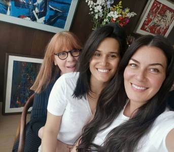  POZIRALA S MAMOM SVOG NOVOG DEČKA marija kilibarda 