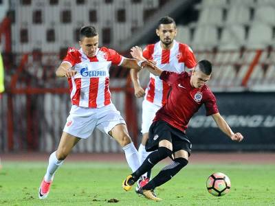  Srđan Plavšić krvav iznijet sa terena 