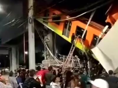  meksiko siti tragedija voz se srusio 