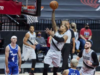  lebron okupio supertim a sada ispada iz plejofa 