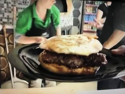  pomešali ćevape i lepinju specijalitet 