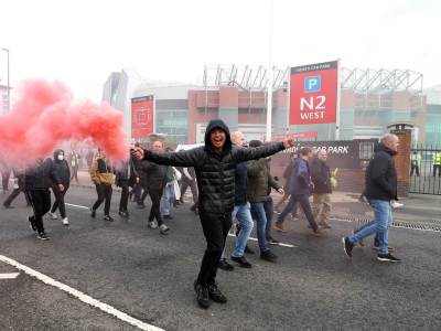  autobus blokirali navijači junajted liverpul 