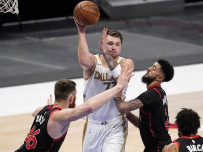  luka doncic tripl dabl protiv toronta 