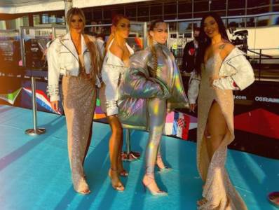  IDEMO, DEVOJKE, HRVATSKA JE UZ VAS! Albina opet podržala "Uraganke" - tirkizni tepih IZGOREO od zgodnoće i lepote! 