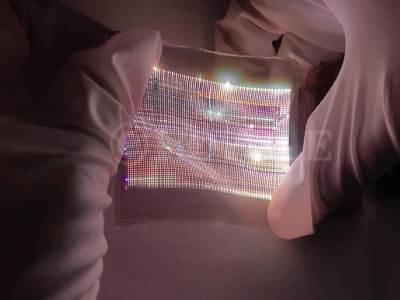  Royole FlexPai ekran koji se rasteze 