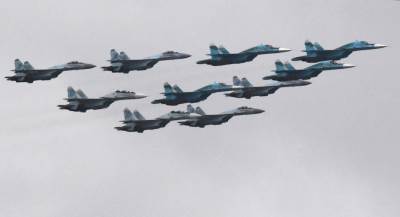  JOŠ JEDNA DRŽAVA STALA UZ RUSIJU - POSLALA IM BORBENE AVIONE! Su-30 stigli u Moskvu, "Ova zemlja doprinijela eskalaciji" 