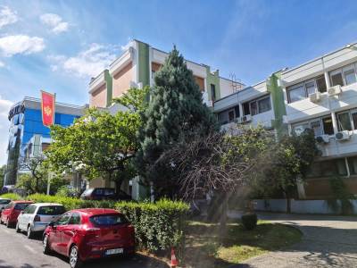 Uprava carina: Prihodi za prvih šest mjeseci ove godine veći od planiranih i ostvarenih 2023.   Uprava carina: Prihodi za prvih šest mjeseci ove godine veći od planiranih i ostvarenih 2023.