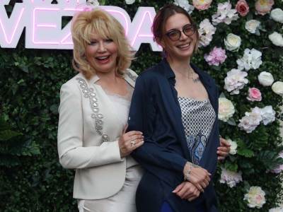  suzana mancic sa cerkom 