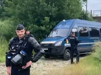  sukob policije i ljudi sa zurke francuska 