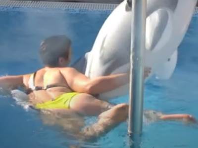  miljana kulic bazen delfin 