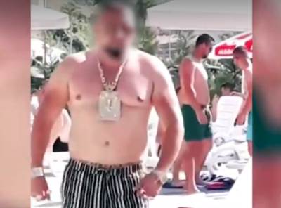  crnogorac na plazi lancic 