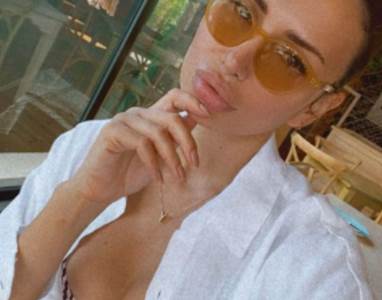  emina jahovic ljetovanje crna gora 