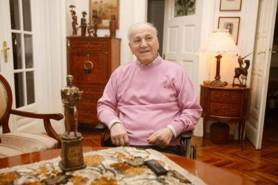  stan bate zivojinovica u beogradu na prodaji 