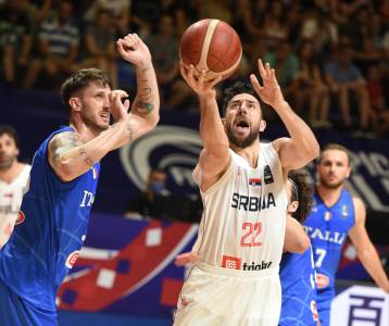  vasilije micic zbog povrede nije igrao drugo poluvrijeme sa italiju 