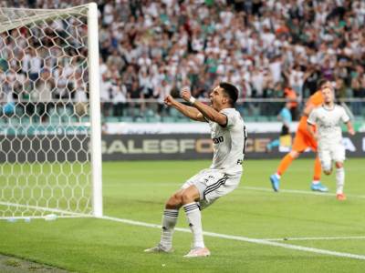  Bartoš Kapustka proslava gola povreda 