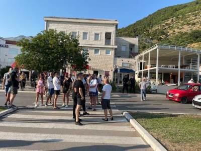  PROTEST U BUDVI ZBOG MJERA 