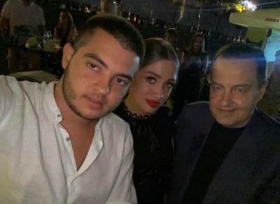  sin ivice dacica smuvao pjevacicu 