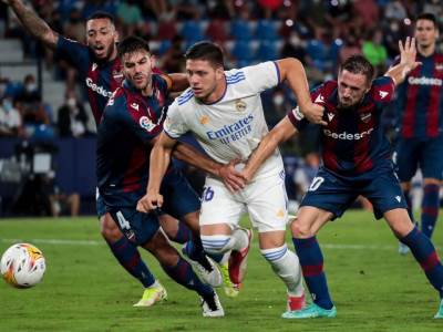  luka jovic nesudjeni penal protiv levantea 