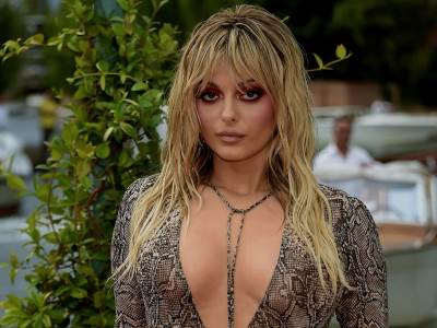  bebe recxa na reviji u veneciji 