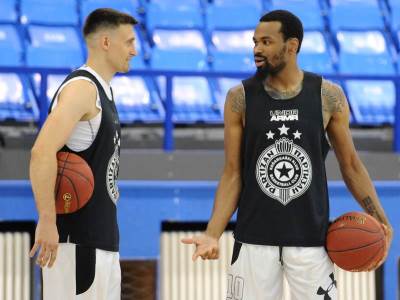  Aleksa Avramović i Dušan Miletić  nakon poraza 