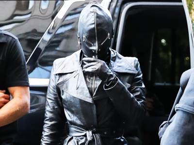  SADO-MAZO IZDANJE ZAPANJILO SVE! Starleta jedva DIŠE u skupocenom kožnom kompletu, a retko je viđamo OBUČENU (FOTO) 