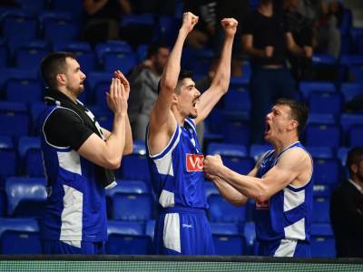  varvari skandirali danilu nikolicu 