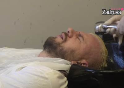  janjus ofarbao kosu u plavo 