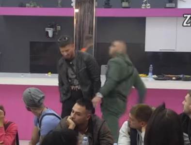  Mensur Ajdarpašić i Stefan Mihić svadja 